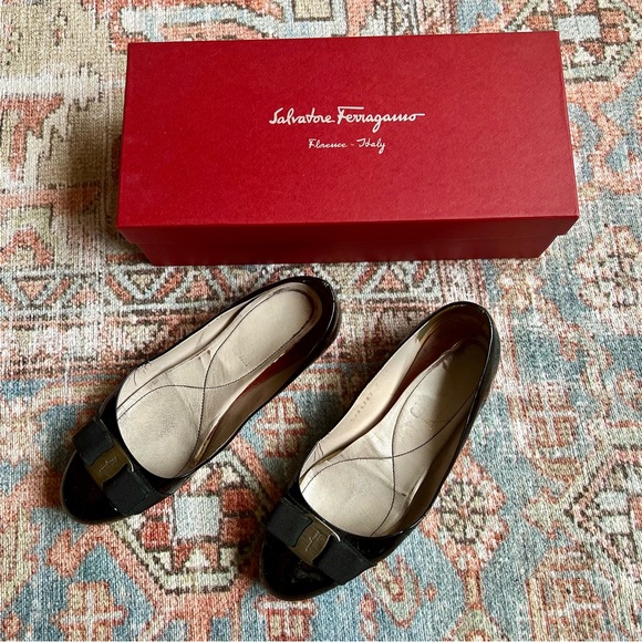 Salvatore Ferragamo Varina Patent Leather Ballet Flats - Picture 4 of 7